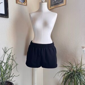 ALO Yoga Accolade Shorts